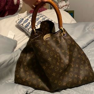 Louis Vuitton monogram artsy MM